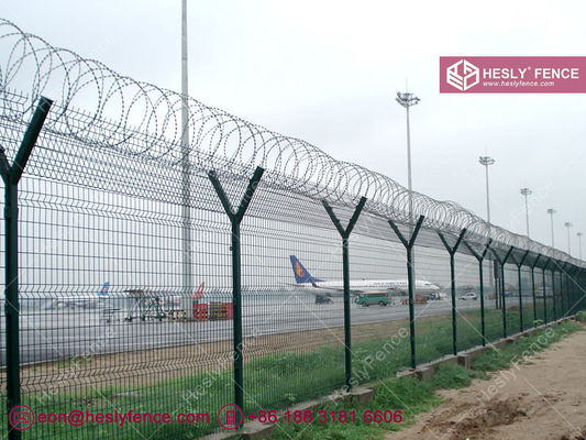 中国 3D溶接線網フェンスパネル,RAL6005 PVCコーティング,2.4mX2.5m,空港周辺警備フェンス サプライヤー
