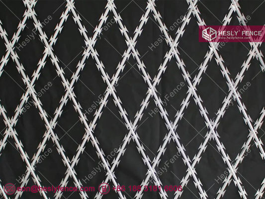 中国 150X300mm ひし形穴溶接式レイザーメッシュフェンシング、高さ2.1m、BTO-30レイザーブレード6m、中国レイザーワイヤーフェンシング工場 サプライヤー