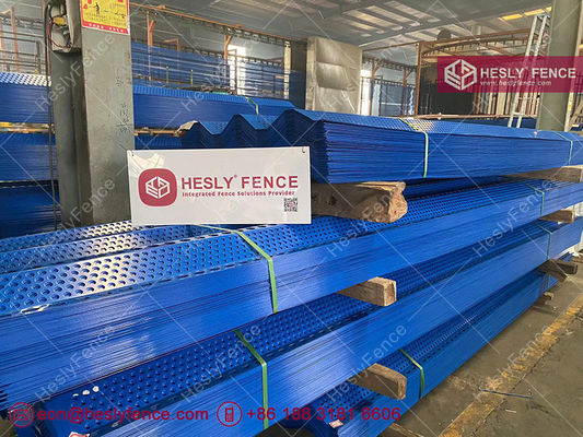 波紋型孔紋鋼の防風パネル 40%の開口比 900mmの幅 トリプルピーク Heslyフェンス 中国 サプライヤー