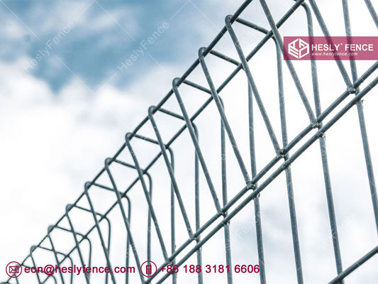 BRC溶接金網フェンス | ロールトップ＆ロールボトム | 50X150mm目合い | ワイヤー太さ5.0mm | HeslyFence, 中国 サプライヤー
