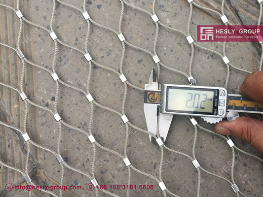 CAP437, 125kg 降荷テスト ヘリパッド周辺安全網 幅1.5m SS316 3.0mm ワイヤロープ網 HeslyFence 中国 サプライヤー