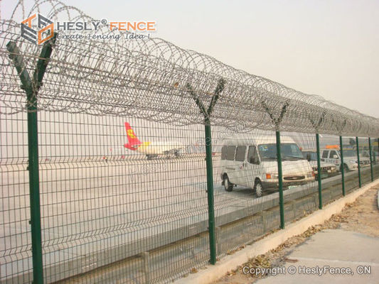 中国メーカー製、コンサートina有刺鉄線付き空港敷地フェンス、高さ2.8m サプライヤー