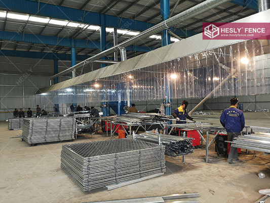 ダイヤモンドで溶接した刃物網のシート, 1.8X6.0m,粉末で覆われた,中国 HeslyFence サプライヤー