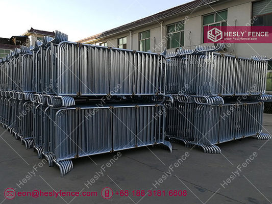 1.1 X 2.2m ブライッジフィート群衆バリア（中国工場）| 亜鉛メッキ鋼歩行者用バリケード サプライヤー
