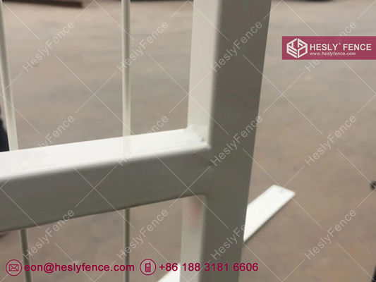 6'X9' 仮設フェンスシステム | 粉体塗装白 | 1インチフレーム | 50X150mmワイヤーメッシュ | HeslyFence, 中国 サプライヤー